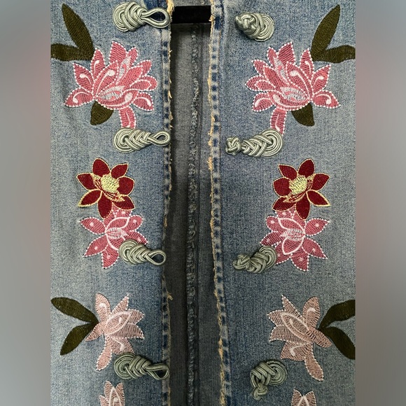 Vintage INC 1X Jean Jacket, Embroidery pre-owned.Circa 2000 Great condition! - Picture 2 of 8